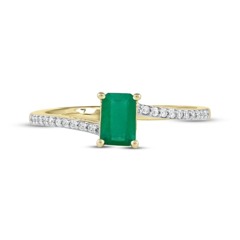 Main Image 3 of Emerald Ring 1/15 ct tw Diamonds 10K Yellow Gold