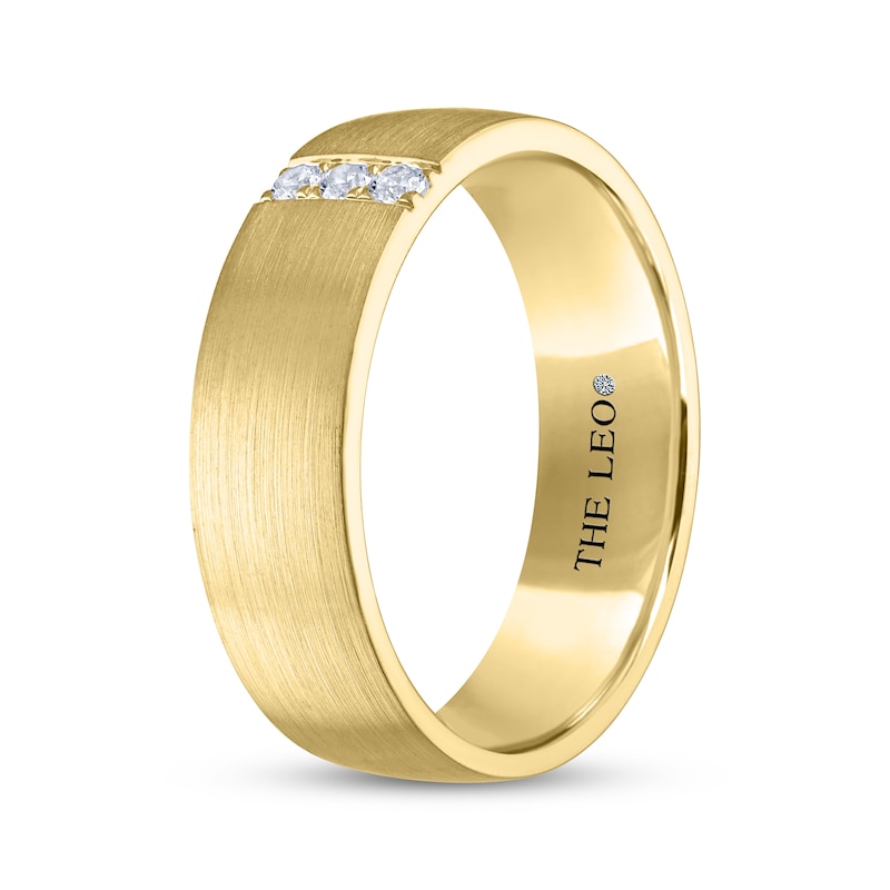 Main Image 2 of Men's THE LEO Diamond Three-Stone Wedding Band 1/10 ct tw 14K Yellow Gold