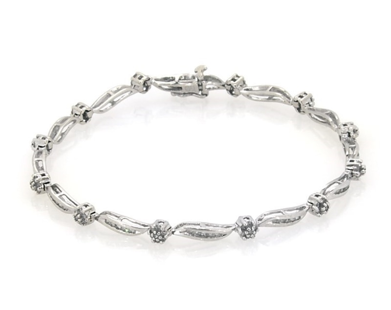 Main Image 1 of Previously Owned Diamond Wavy Link Bracelet 3/4 ct tw 10K White Gold 7&quot;