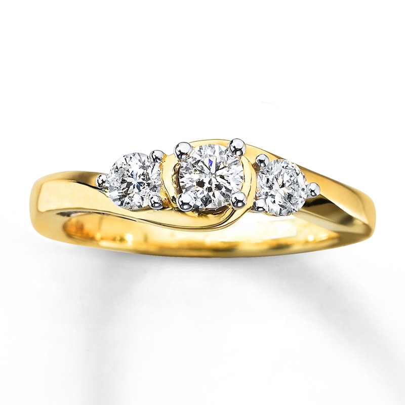 Main Image 1 of Previously Owned Three-Stone Diamond Ring 3/4 ct tw 10K Yellow Gold