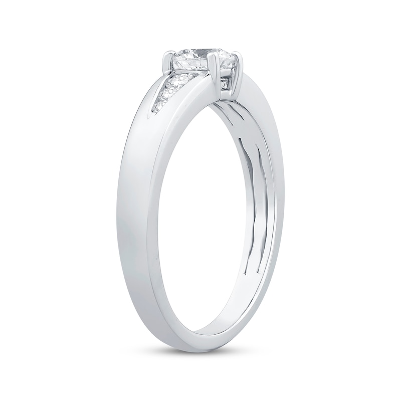 Main Image 2 of Previously Owned Diamond Engagement Ring 5/8 ct tw Round-cut 14K White Gold