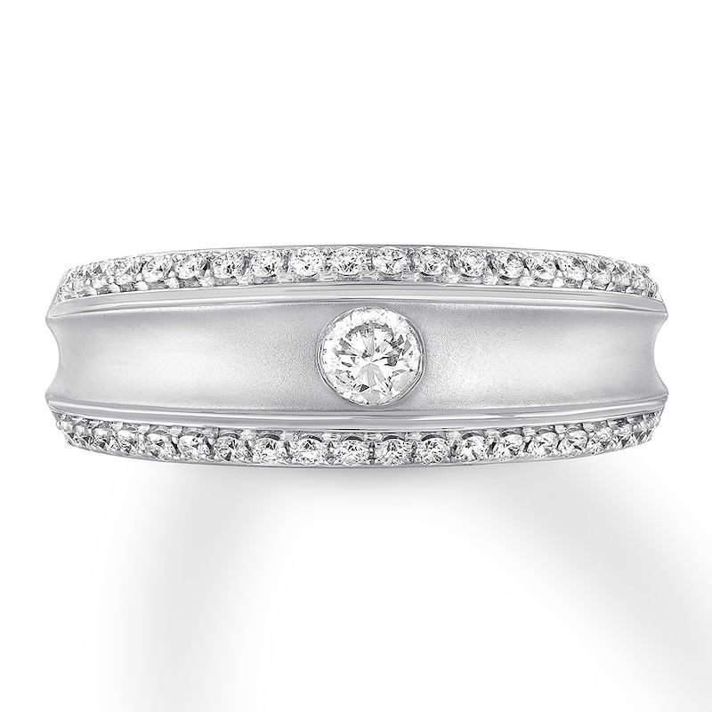 Main Image 4 of Previously Owned THE LEO Diamond Men's Wedding Band 5/8 ct tw Round 14K White Gold