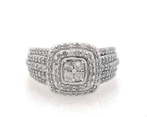 Previously Owned Diamond Ring 1 ct tw Round-cut 10K White Gold
