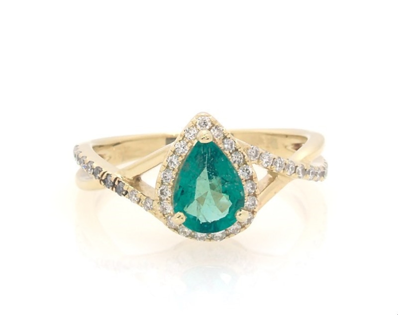 Previously Owned Pear-Shaped Natural Emerald & Diamond Halo Twist Shank Ring 1/5 ct tw 10K Yellow Gold