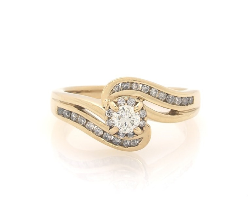 Previously Owned Diamond Engagement Ring 3/8 ct tw Round-cut 10K Yellow Gold