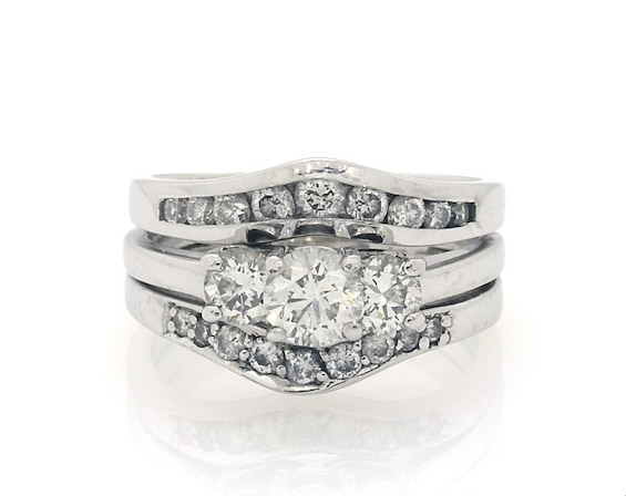 Previously Owned Round-Cut Diamond Three-Stone Bridal Set 1-1/3 ct tw 14K White Gold/Platinum Size 8