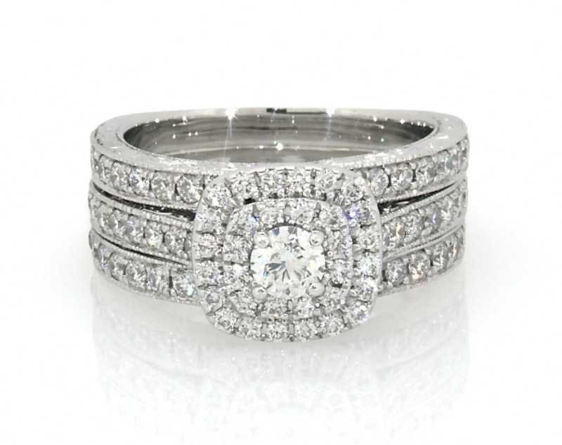 Previously Owned Neil Lane Round-Cut Diamond Double Halo Bridal Set 1-1/2 ct tw 14K White Gold Size 6.5