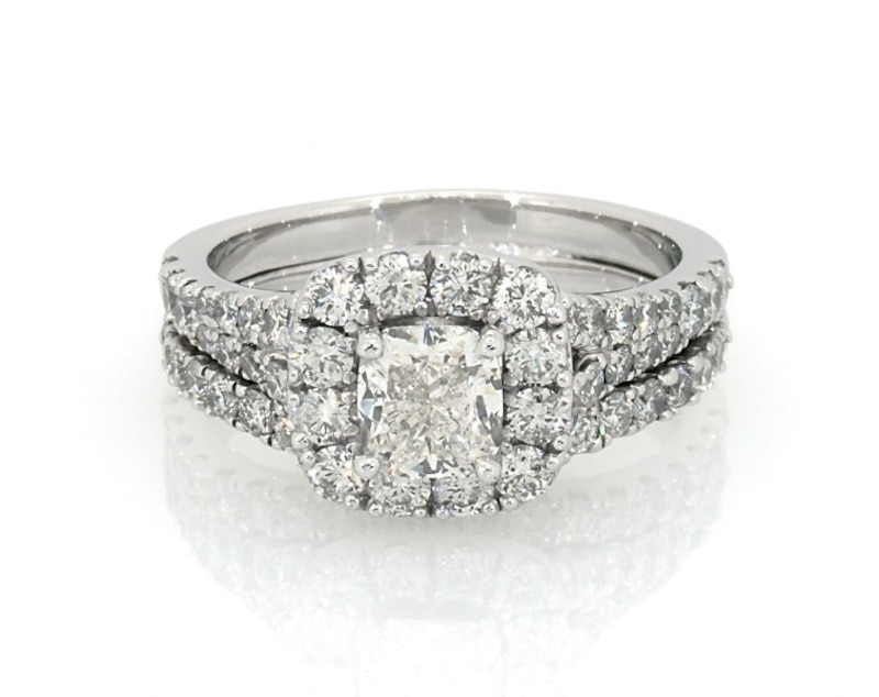 Main Image 1 of Previously Owned Neil Lane Cushion-Cut Diamond Halo Bridal Set 2-1/2 ct tw 14K White Gold Size 8