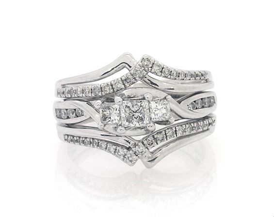 Previously Owned Princess-Cut Three-Stone Diamond Bridal Set 3/4 ct tw 14K & 10K White Gold Size 6.5