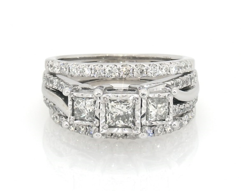 Main Image 1 of Previously Owned Princess-Cut Diamond Three-Stone Bridal Set 1-1/4 ct tw 14K White Gold Size 5.5