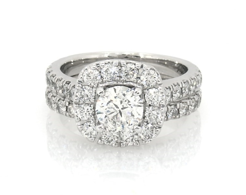 Main Image 1 of Previously Owned Neil Lane Round-Cut Diamond Halo Bridal Set 1-7/8 ct tw 14K White Gold Size 4