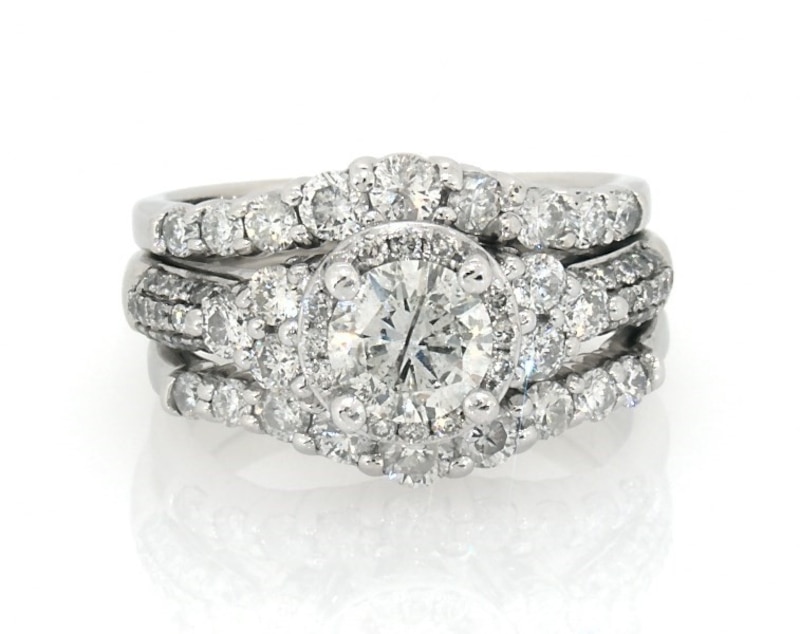 Main Image 1 of Previously Owned Round-Cut Diamond Halo Bridal Set 1 7/8 ct tw 14K White Gold Size 6.25