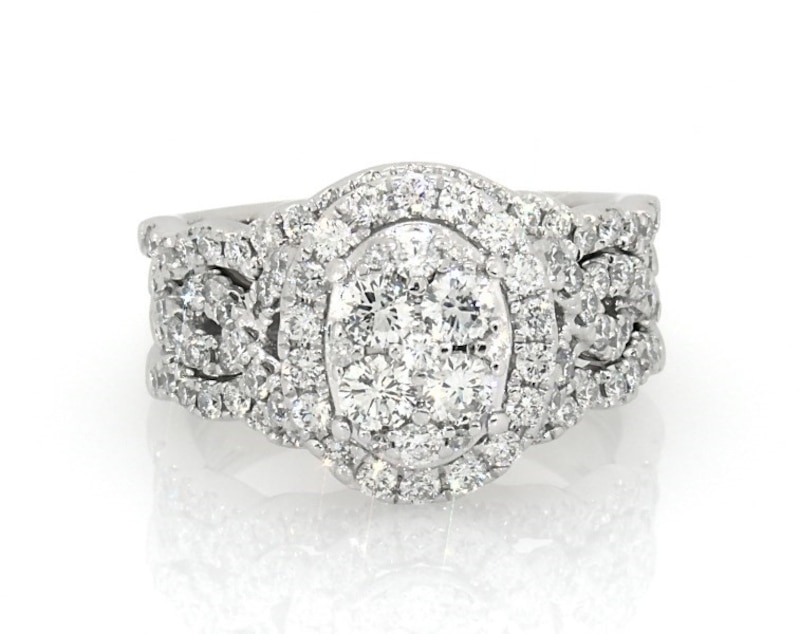 Main Image 1 of Previously Owned Multi-Diamond Center Oval Halo Bridal Set 1-1/3 ct tw 14K White Gold Size 5.75