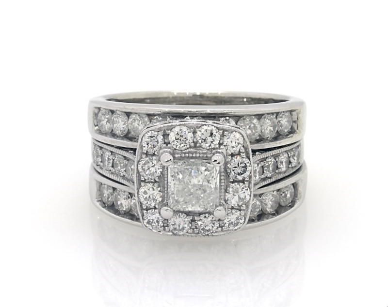 Main Image 1 of Previously Owned Princess-Cut Diamond Cushion Halo Bridal Set 2-3/4 ct tw 14K White Gold Size 6.75