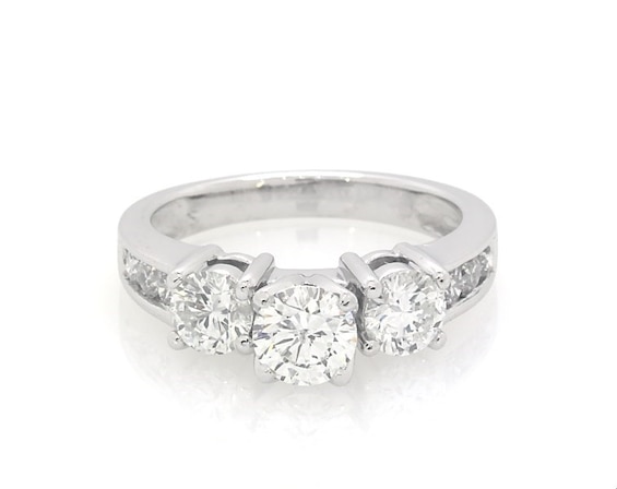 Previously Owned Round-Cut Diamond Three-Stone Engagement Ring 1-1/2 ct tw Platinum