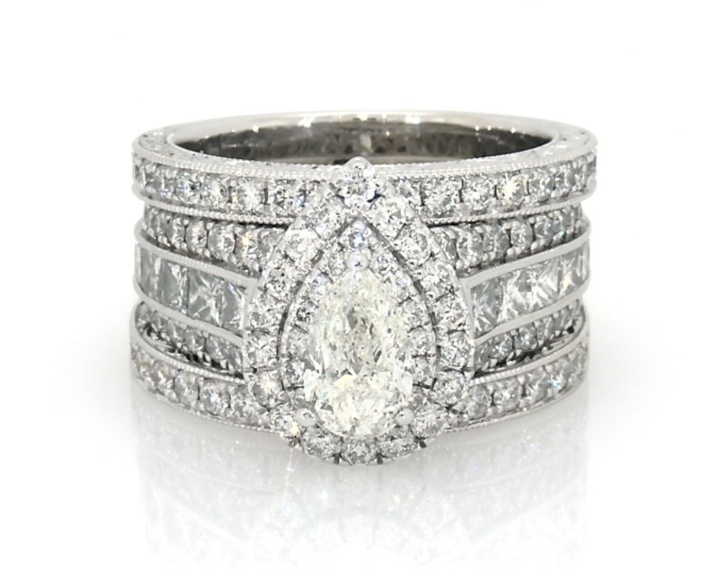 Main Image 1 of Previously Owned Neil Lane Pear-Shaped Diamond Halo Bridal Set 3 ct tw 14K White Gold Size 4.75