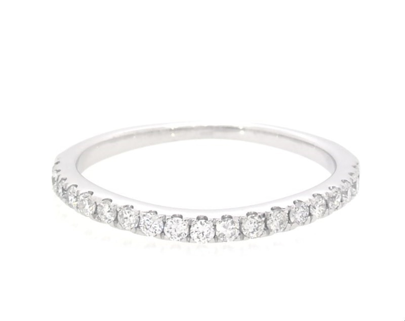 Main Image 1 of Previously Owned Diamond Wedding Band 1/4 ct tw Round-cut 14K White Gold