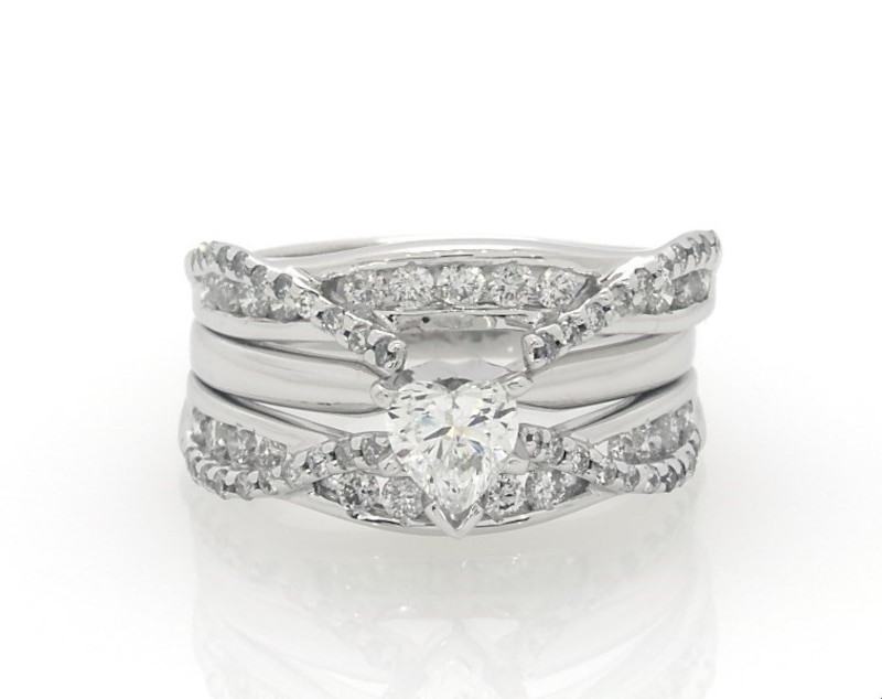 Main Image 1 of Previously Owned Heart-Shaped Diamond Bridal Set 1-1/8 ct tw 14K White Gold Size 6.75