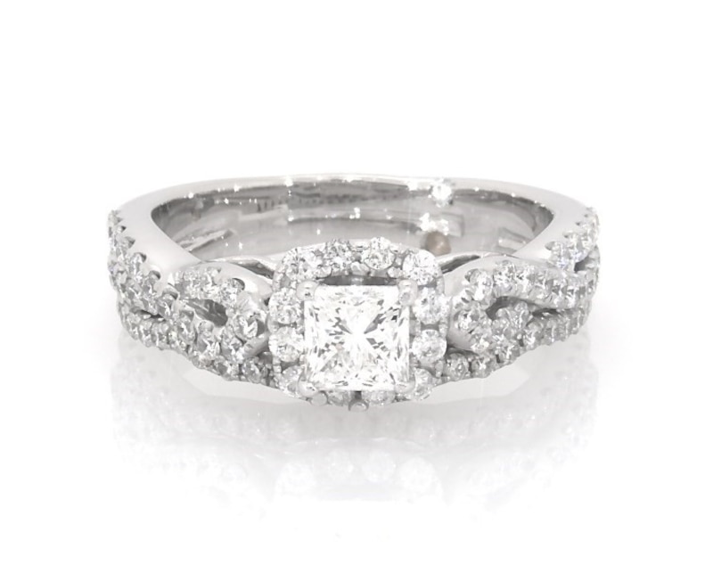 Main Image 1 of Previously Owned THE LEO Diamond Princess-Cut Halo Bridal Set 1-1/8 ct tw 14K White Gold Size 6.5