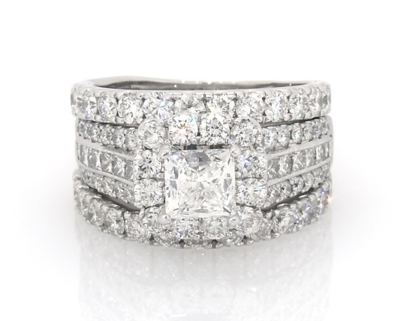 Main Image 1 of Previously Owned Neil Lane Princess-Cut Diamond Halo Bridal Set 5 ct tw 14K White Gold Size 8.75