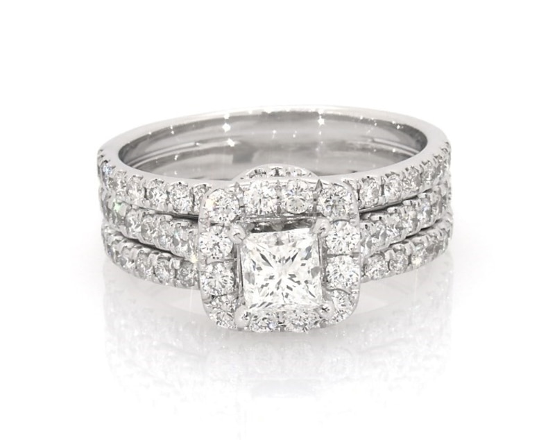 Main Image 1 of Previously Owned Neil Lane Princess-Cut Diamond Halo Bridal Set 2-3/4 ct tw 14K White Gold Size 9.5