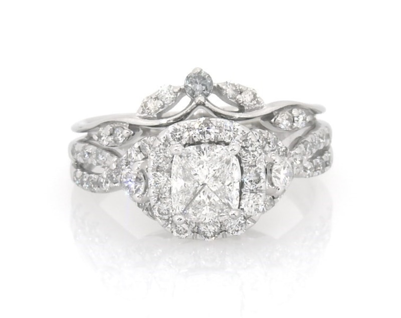 Main Image 1 of Previously Owned Pie-Cut Multi-Diamond Halo Bridal Set 7/8 ct tw 14K White Gold Size 5.5