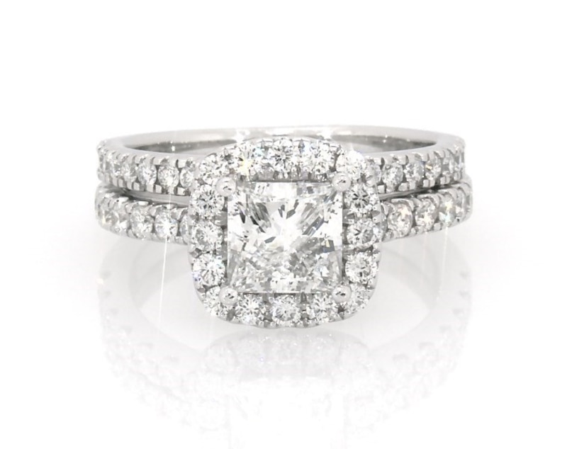 Main Image 1 of Previously Owned Princess-Cut Lab-Grown Diamond Halo Bridal Set 1-5/8 ct tw 14K White Gold Size 4.75