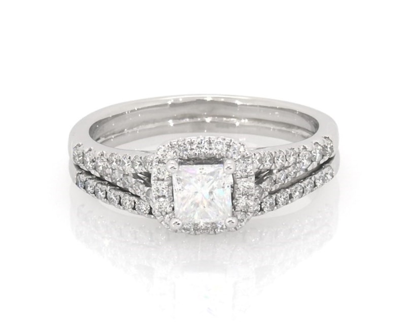 Main Image 1 of Previously Owned THE LEO First Light Diamond Princess-Cut Bridal Set 7/8 ct tw 14K White Gold Size 6.75