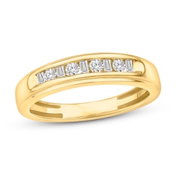 Men's Diamond Wedding Band Round/Baguette-Cut 1/3 ct tw 10K Yellow Gold